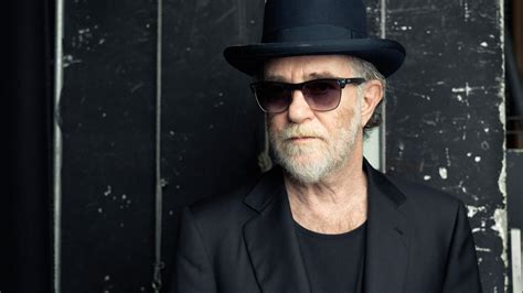 i fan di francesco de gregori sul piede di guerra dopo che i brani 